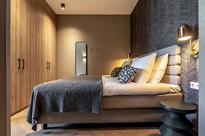 Spacious Apartment Retreat