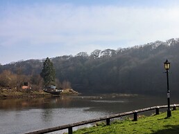 No.15 Riverside Walk