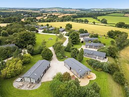 6 Meadow Retreat