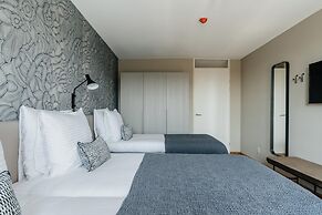 Harbor Breeze: Modern Stay