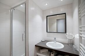 Apartment in Saint-tropez With Beach Access