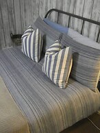 Isle Escape Retreat- Sleeps 4, Garden & Games Room
