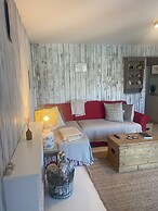 Isle Escape Retreat- Sleeps 4, Garden & Games Room