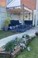 Isle Escape Retreat- Sleeps 4, Garden & Games Room