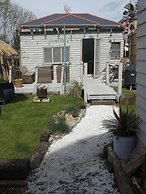 Isle Escape Retreat- Sleeps 4, Garden & Games Room