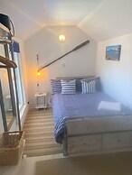 Isle Escape Retreat- Sleeps 4, Garden & Games Room