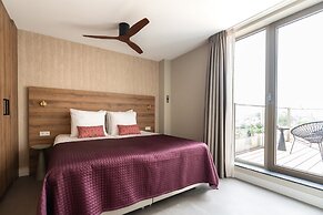 Spacious Apartment in Den Haag With View