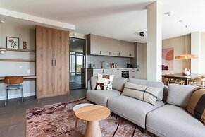 Spacious Apartment in Den Haag With View