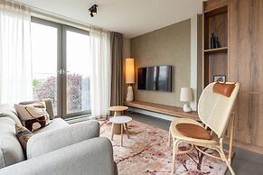 Spacious Apartment in Den Haag With View