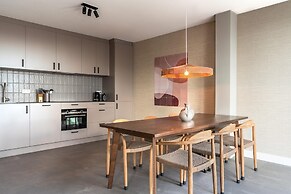 Spacious Apartment in Den Haag With View