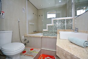 Casa com Piscina no Ribeirão da Ilha