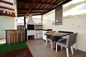 Casa com Piscina no Ribeirão da Ilha