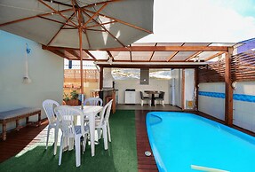 Casa com Piscina no Ribeirão da Ilha