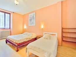 Vintage Retreat by the Vis