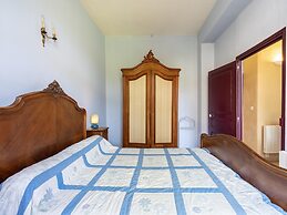 Vintage Retreat by the Vis