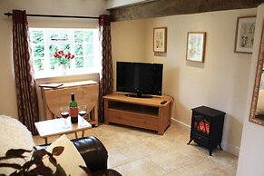 Pet Friendly - Country Cottage - 2 Guests Retreat