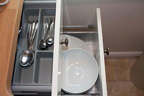 Pet Friendly - Country Cottage - 2 Guests Retreat