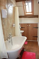 Pet Friendly - Country Cottage - 2 Guests Retreat