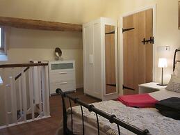 Pet Friendly - Country Cottage - 2 Guests Retreat
