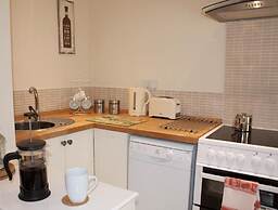 Pet Friendly - Country Cottage - 2 Guests Retreat