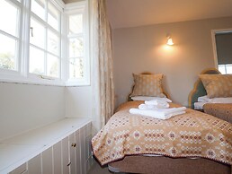 Holm Oak Lodge