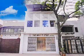 Comfy Stays at Lokhandwala Andheri West