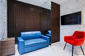 Comfy Stays at Lokhandwala Andheri West