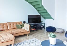 Waterfront Holiday Home With Terrace Views