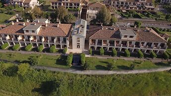 Apartment in Roma by Marco Simone Golf