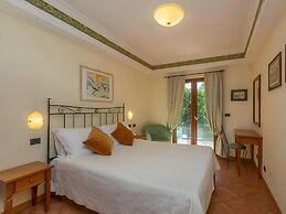 Apartment in Roma by Marco Simone Golf