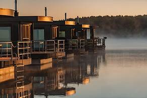 Hausboot am See