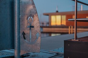 Hausboot am See