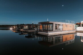 Hausboot am See