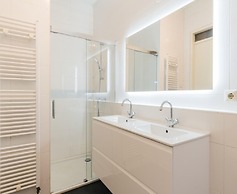 Harbor Retreat, Scheveningen