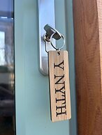 Luxury Shepherds Hut Near Glamorgan Coast