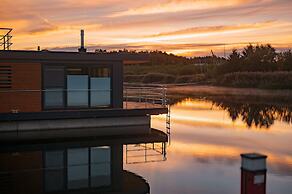 Floating House at Lake Barwalder See