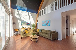 Coastal Villa With Jacuzzi