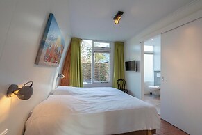 Coastal Villa With Jacuzzi