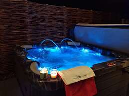 Coastal Villa With Jacuzzi