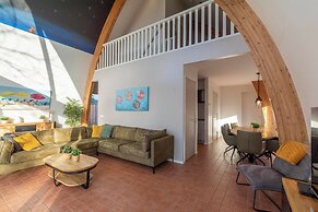 Coastal Villa With Jacuzzi