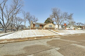 1/2 Mi to Dtwn: Pierre Family Home w/ Patio
