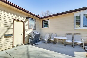 1/2 Mi to Dtwn: Pierre Family Home w/ Patio