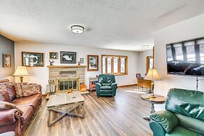 1/2 Mi to Dtwn: Pierre Family Home w/ Patio