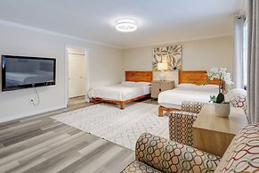 Hot Tub Haven: Group Getaway in Fairbanks!