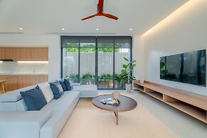 Modern Tropical Pool Villa - Saiyuan