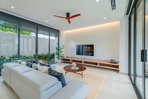 Modern Tropical Pool Villa - Saiyuan
