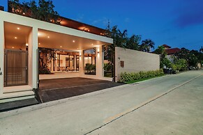 Modern Tropical Pool Villa - Saiyuan