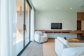 Modern Tropical Pool Villa - Saiyuan