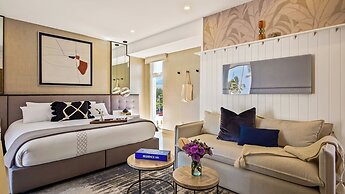 Stunning Beachfront Condo - Sea Views