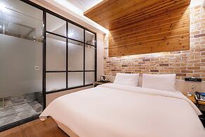 Hound Hotel Daeyeon